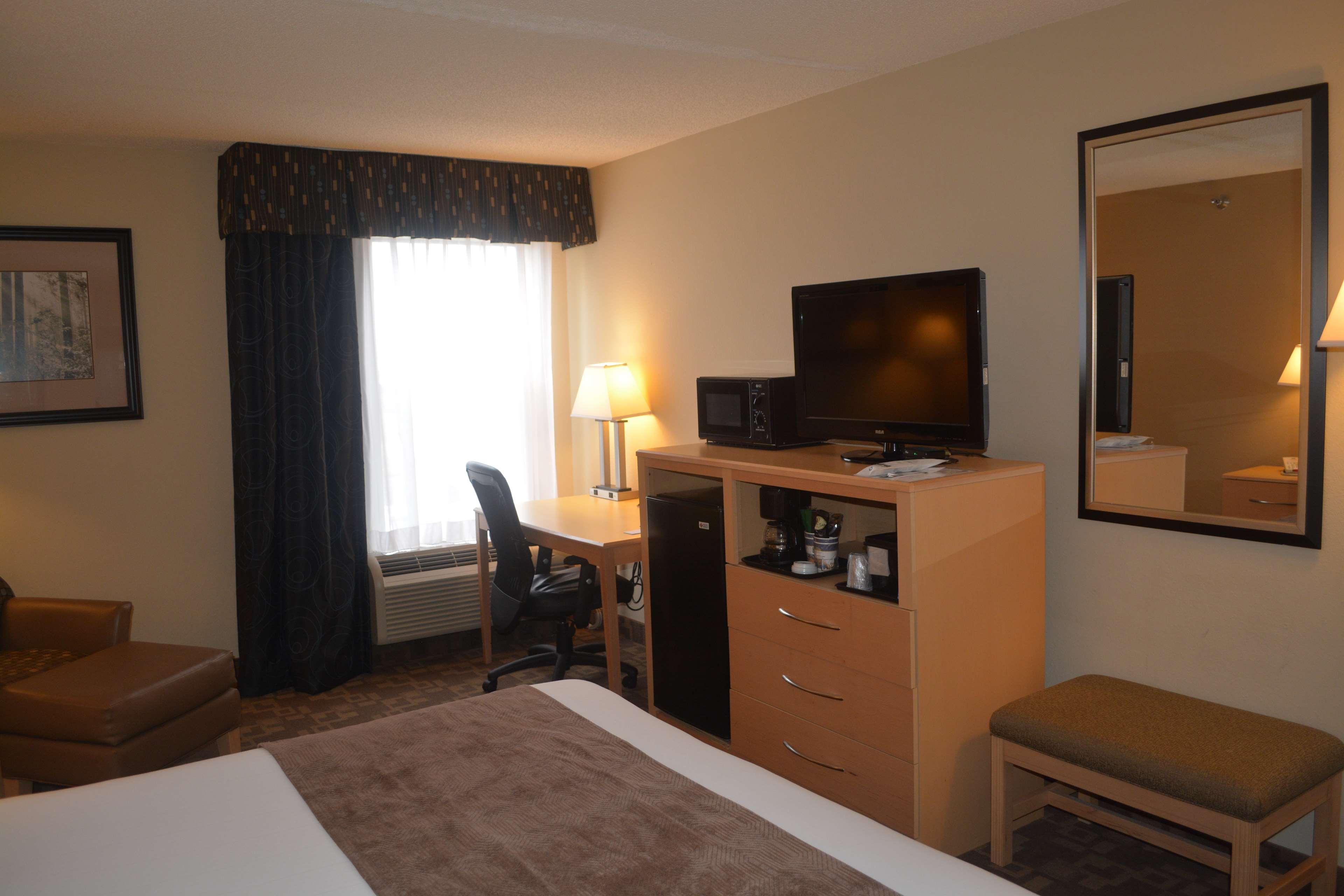 Surestay Plus Hotel By Best Western Roanoke Rapids I-95 Oda fotoğraf