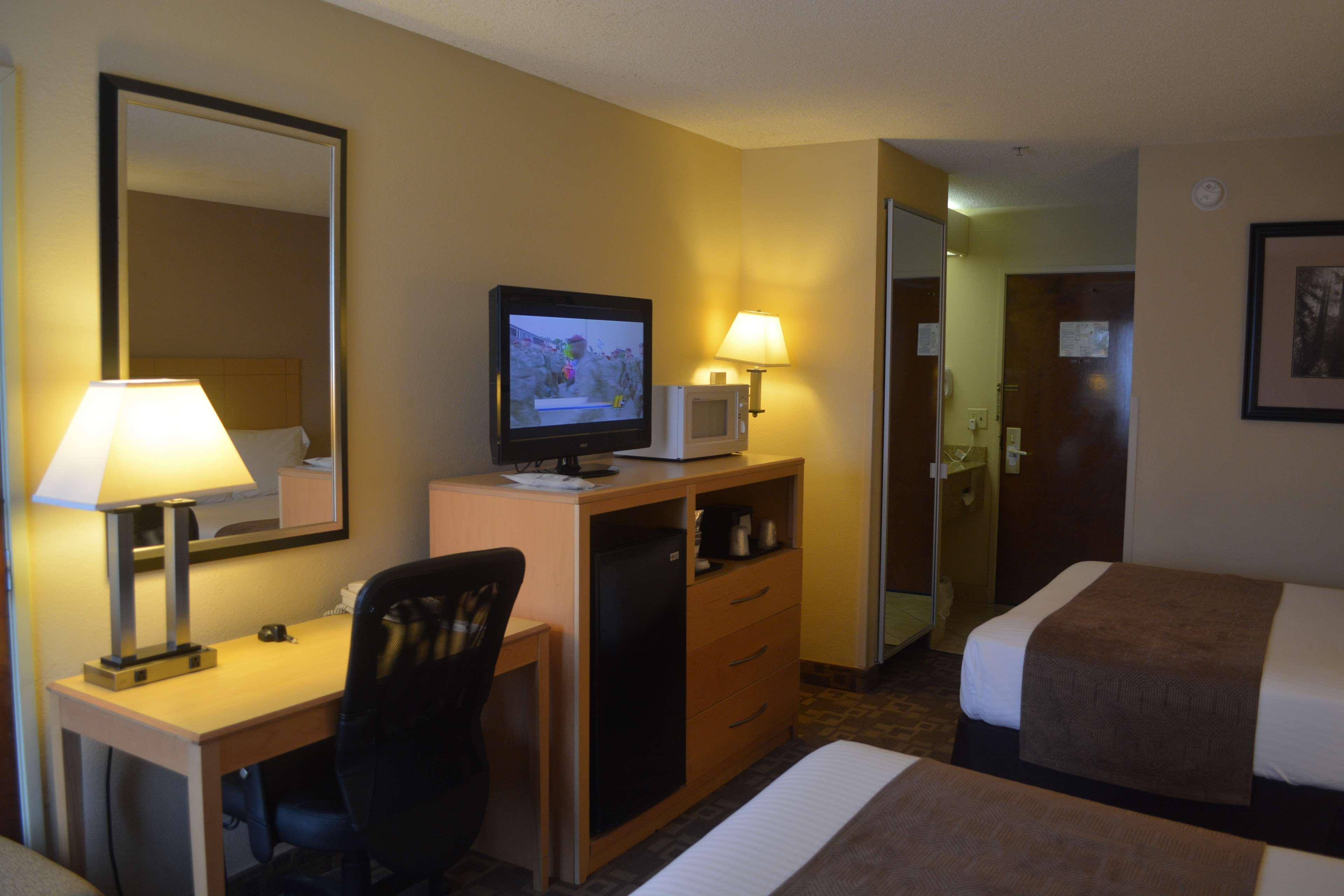 Surestay Plus Hotel By Best Western Roanoke Rapids I-95 Oda fotoğraf