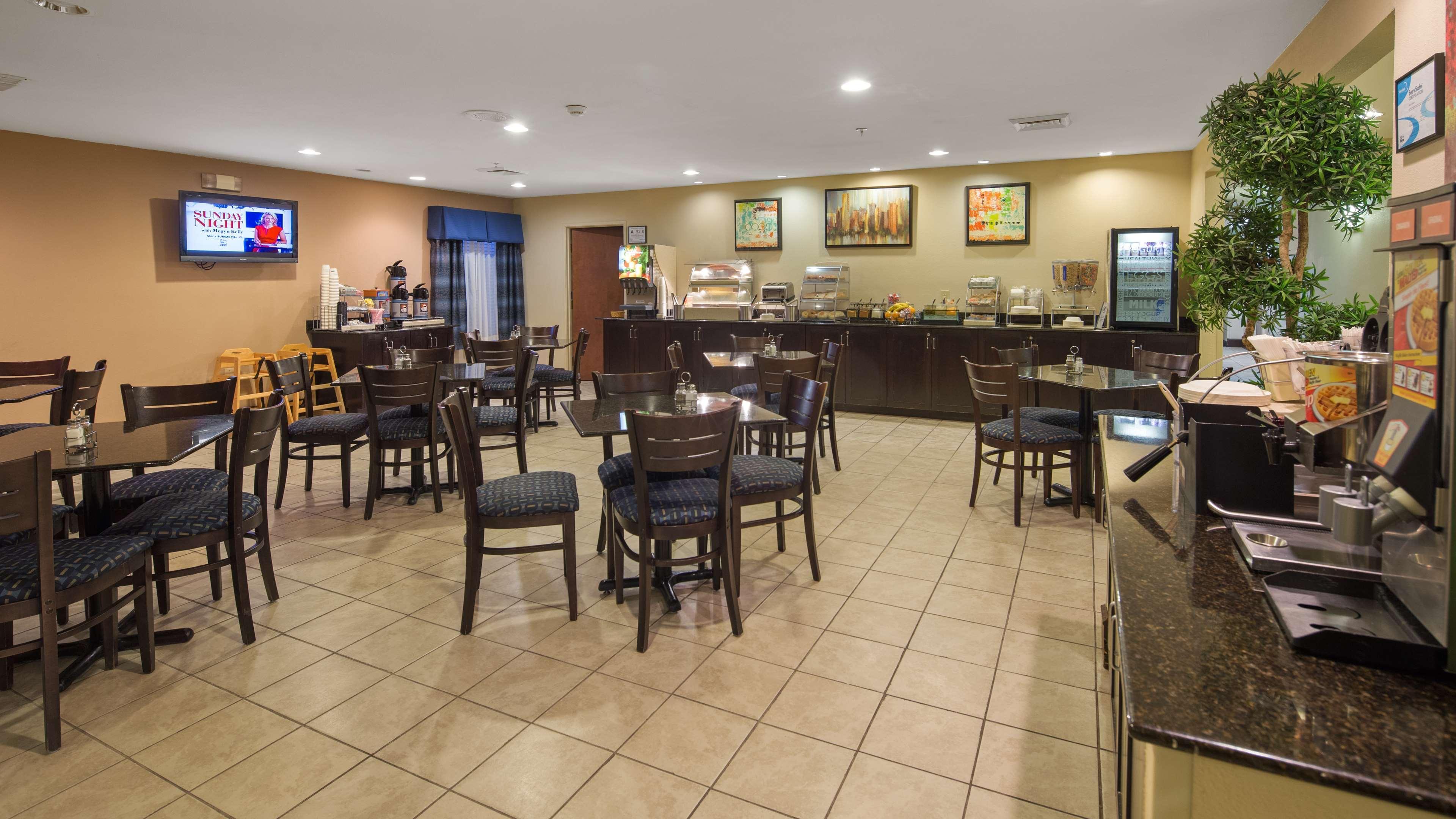 Surestay Plus Hotel By Best Western Roanoke Rapids I-95 Konforlar fotoğraf