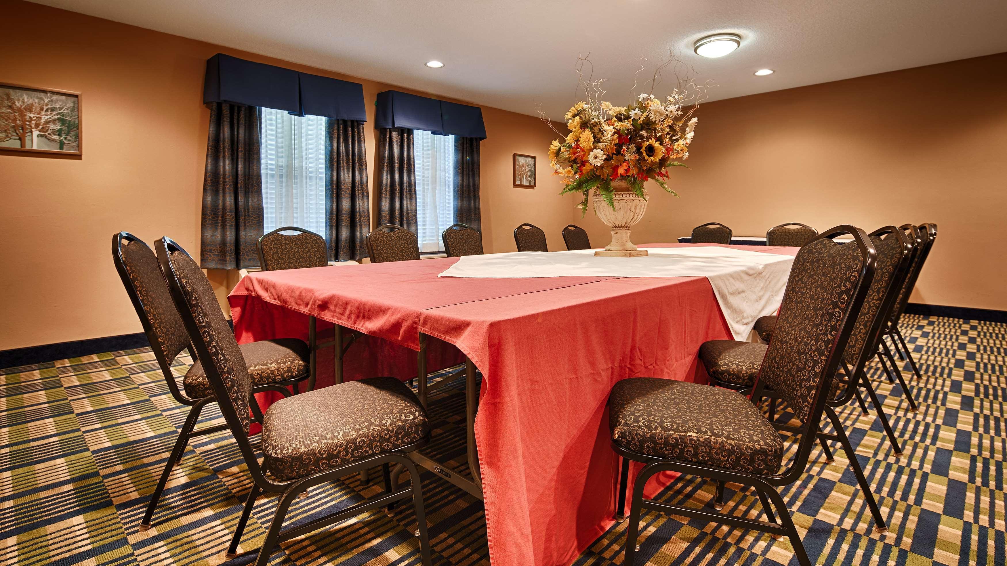 Surestay Plus Hotel By Best Western Roanoke Rapids I-95 Konforlar fotoğraf